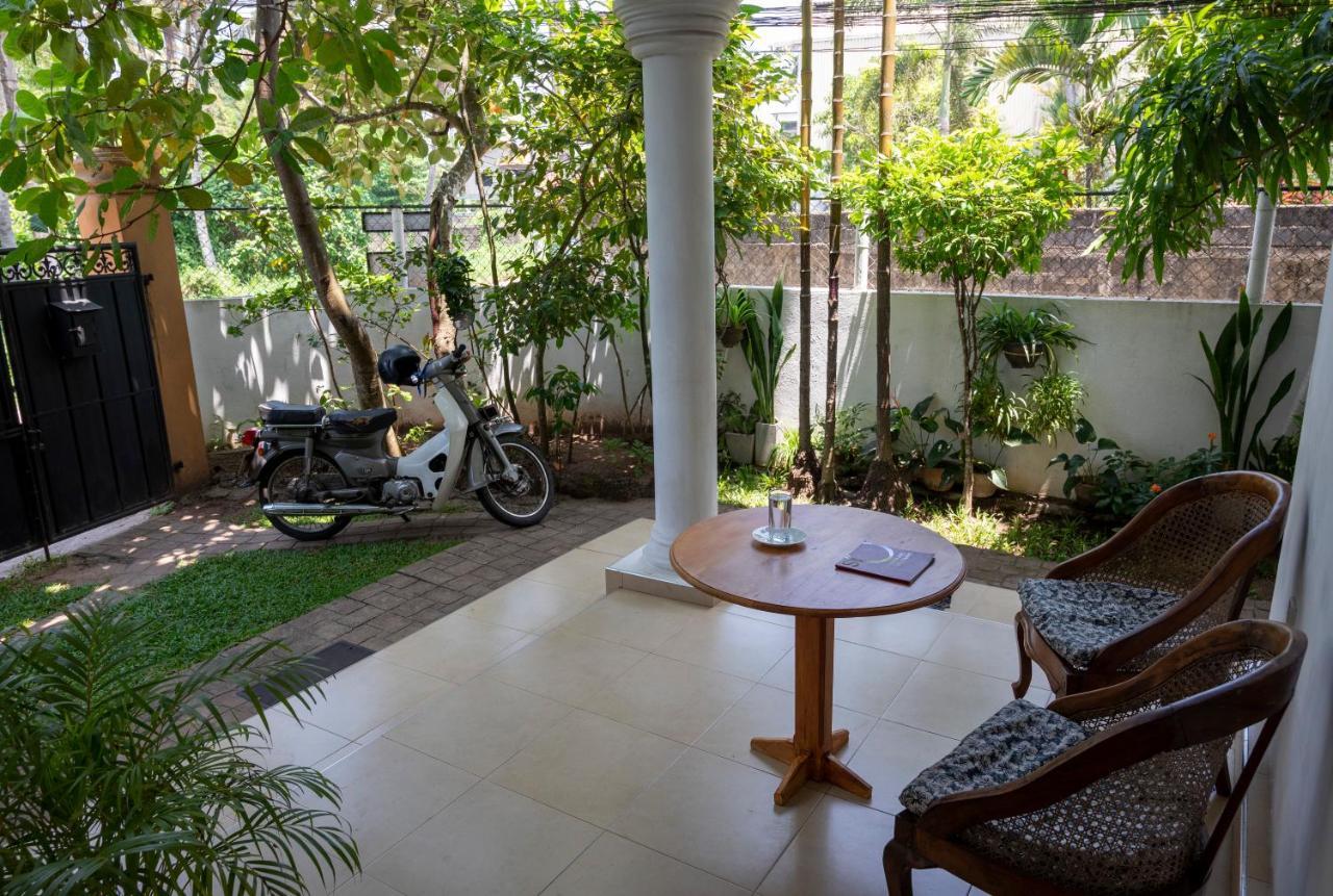 The Tourist Balcony Apartman Negombo Kültér fotó